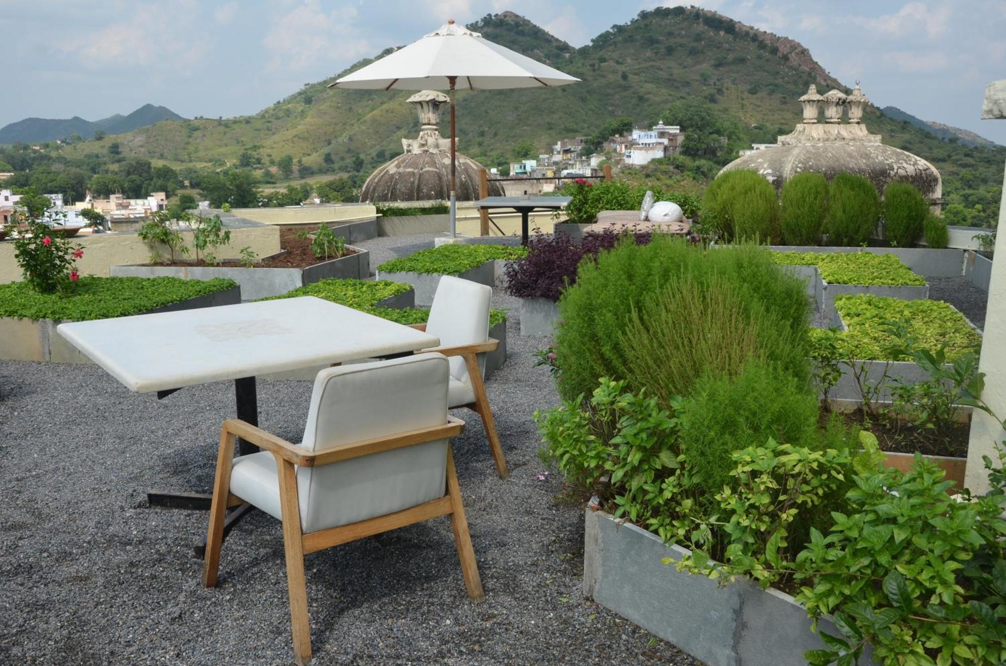 ราส เทวีครห์ Hotel Delwara ภายนอก รูปภาพ